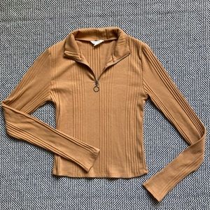 Fitted long sleeve cropped shirt